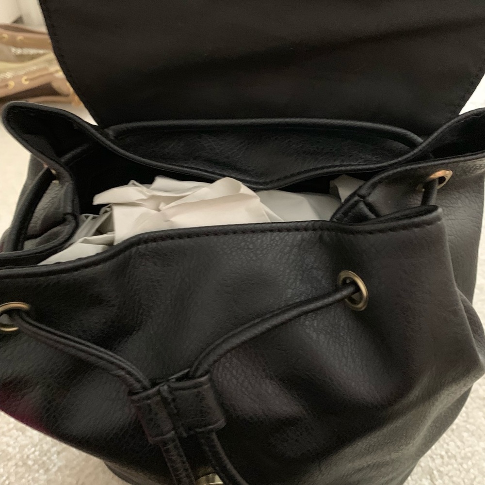 Bueno Collection Daisy Back pack NEW - Picture 6 of 8